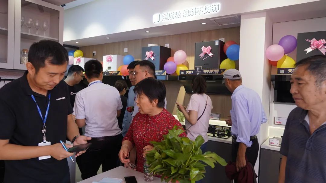 空氣能,太陽(yáng)能,熱水器