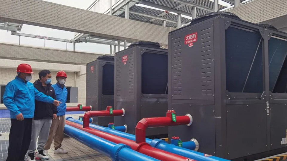 【品質服務】2022冬檢服務走進高郵人民醫院空氣能+太陽能清潔供熱項目